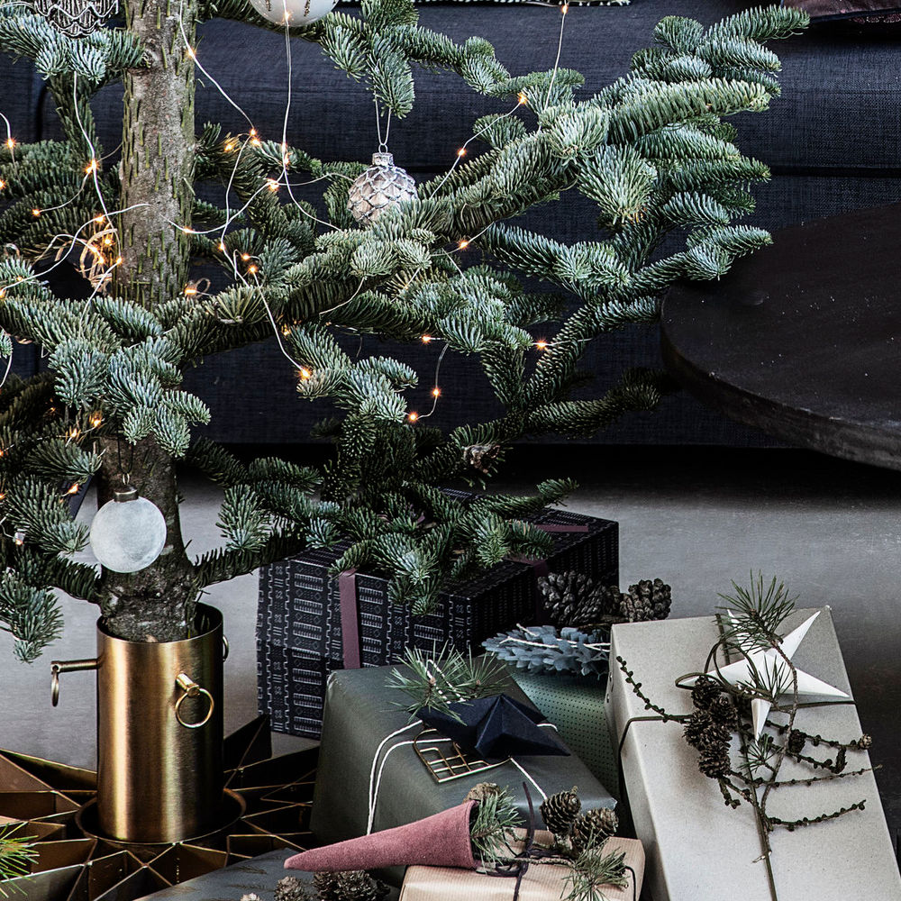 House Doctor Soporte para árbol de Navidad, estrella, acabado de latón